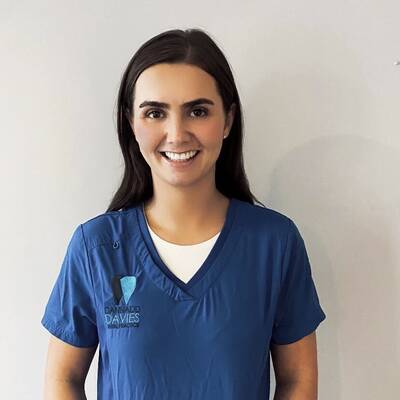 Caitlin Etheridge, who completed her apprenticeship with Danadd Davies Dental Practice in Caernarfon