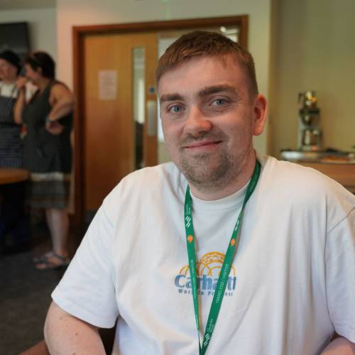 Owen Vaughan recently returned to Coleg Meirion-Dwyfor’s Dolgellau campus to give a talk to catering and hospitality students