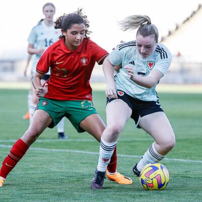 Casi Evans playing for Wales under-17 women against Portugal