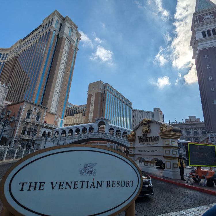 Y Gyrchfan Fenisaidd yn Las Vegas