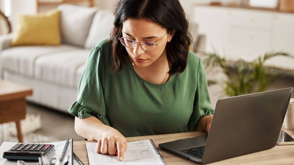 Lady using a laptop