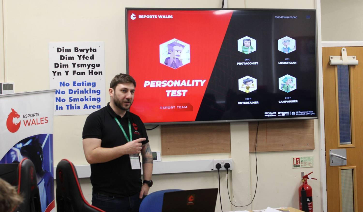 Esports Wales CEO John Jackson talking to Coleg Llandrillo students