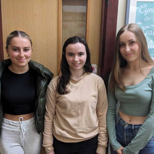 Beca Llwyd Lewis Jones, Megan Elen Jones and Angharad Sophia Thomas, medallists in  the Short Story under 25 Eisteddfod Bethel Melin y Coed