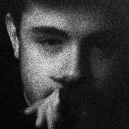 Enghreifftiau o ffotograffiaeth Oskar Jones o'i lyfr lluniau 'College Days'