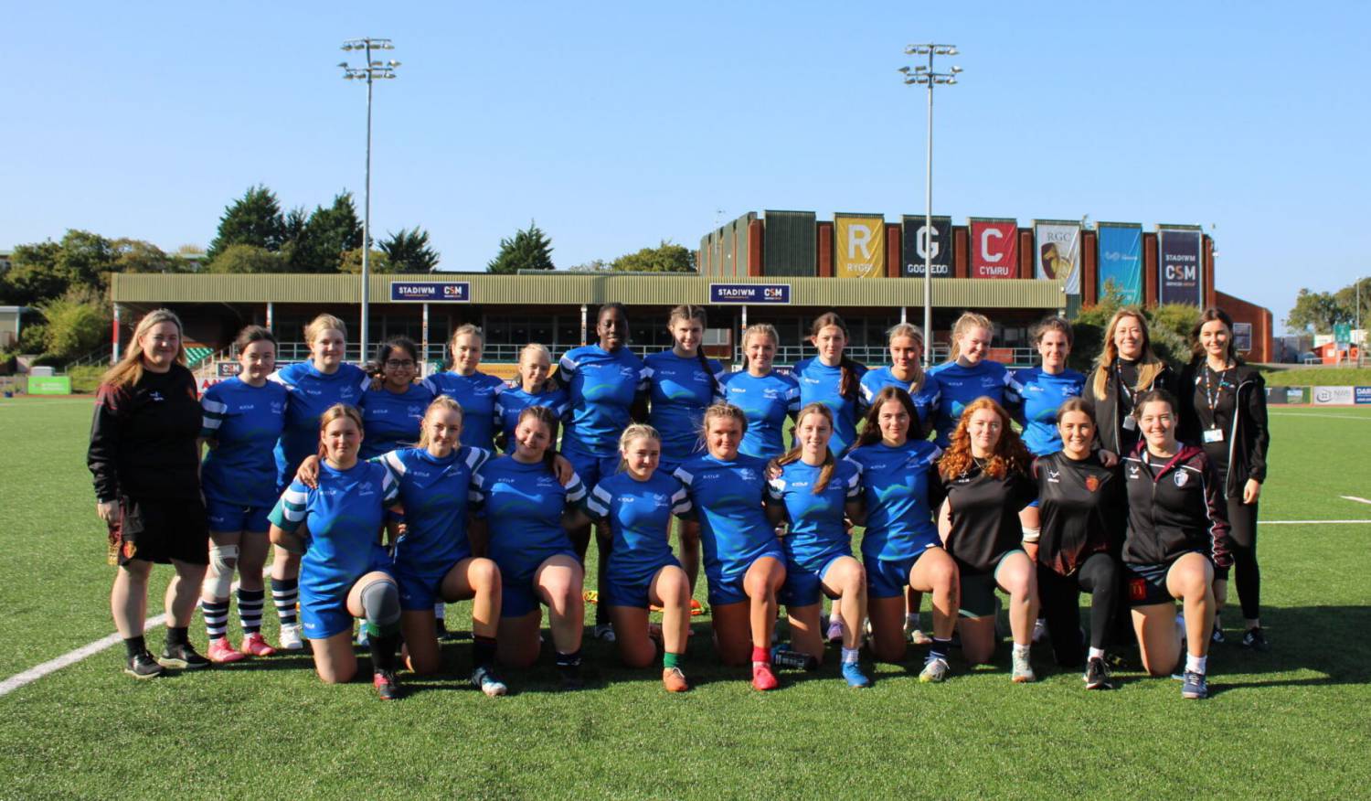 Tîm academi merched Grŵp Llandrillo Menai