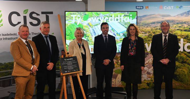 Agoriad Swyddogol Gwryrddfai y ganolfan datcarboneiddio ym Mhenygroes