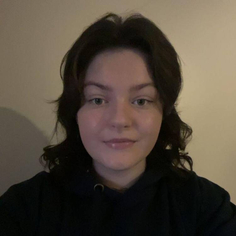 Llysgennad Coleg Cymraeg Cenedlaethol Alaw Robyns