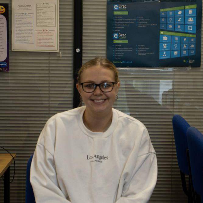 Dysgwr ar y rhaglen Lluosi, Ashleigh Mills Brown