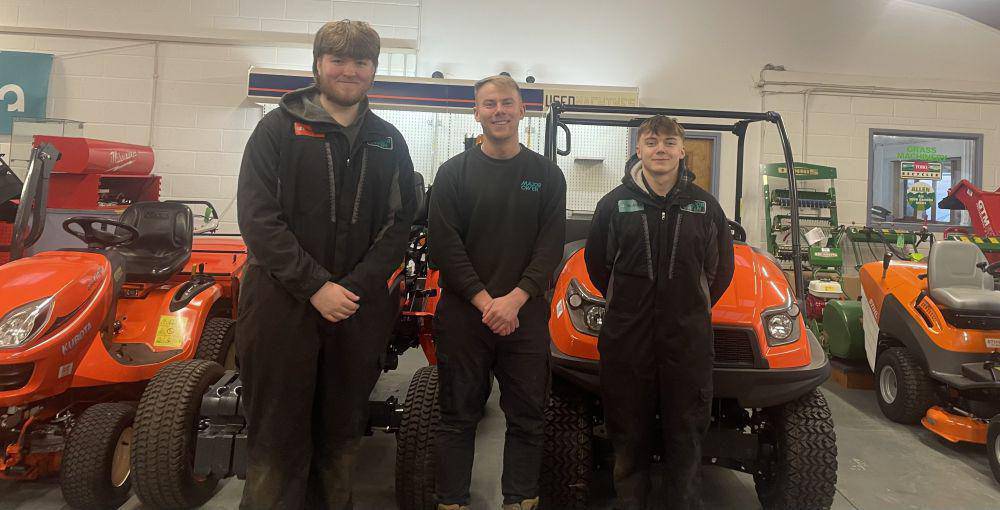 Celt Thomas, Luke Owen-Jones, cyfarwyddwr ôl-werthu gyda Major Owen, a Sion ap Pedr