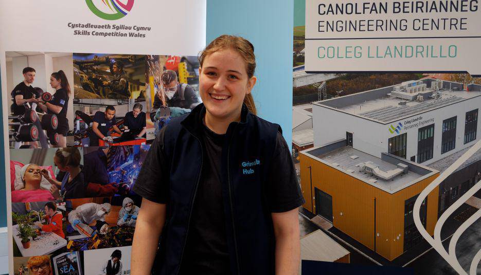 Grŵp Llandrillo Menai and RWE apprentice Madeleine Warburton at Coleg Llandrillo’s engineering centre in Rhyl