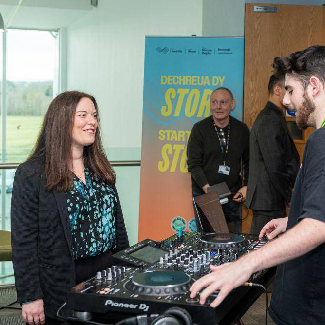 The Minister with a Music learner