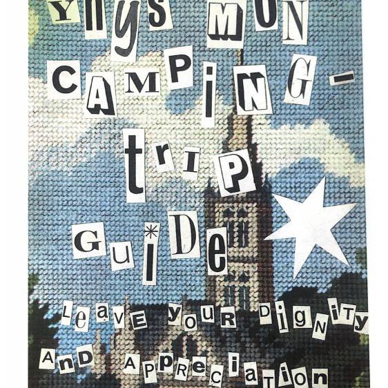 Clawr blaen cylchgrawn Cadi Richardson, 'Ynys Môn Camping Trip Guide'