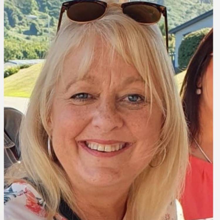 Mam Dylan Parry, Mandy Parry